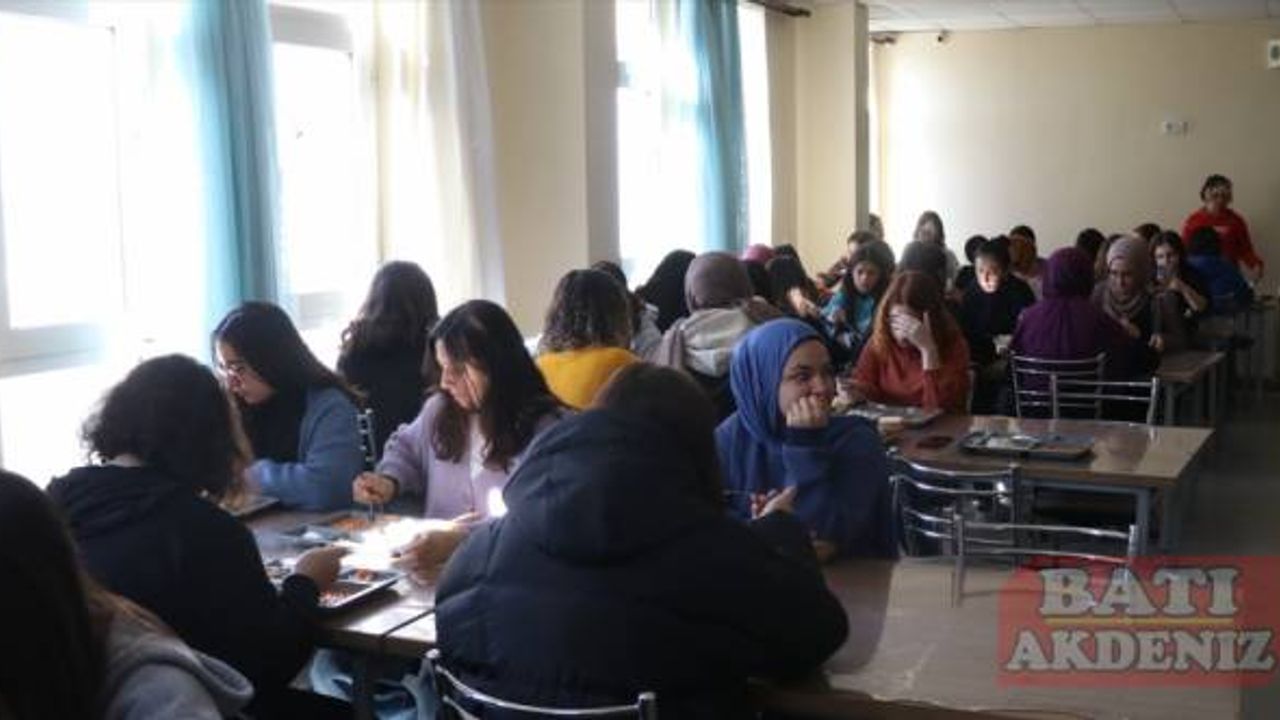 Burdur'da 7 bin 585 öğrenciye ücretsiz yemek hizmeti sunuluyor