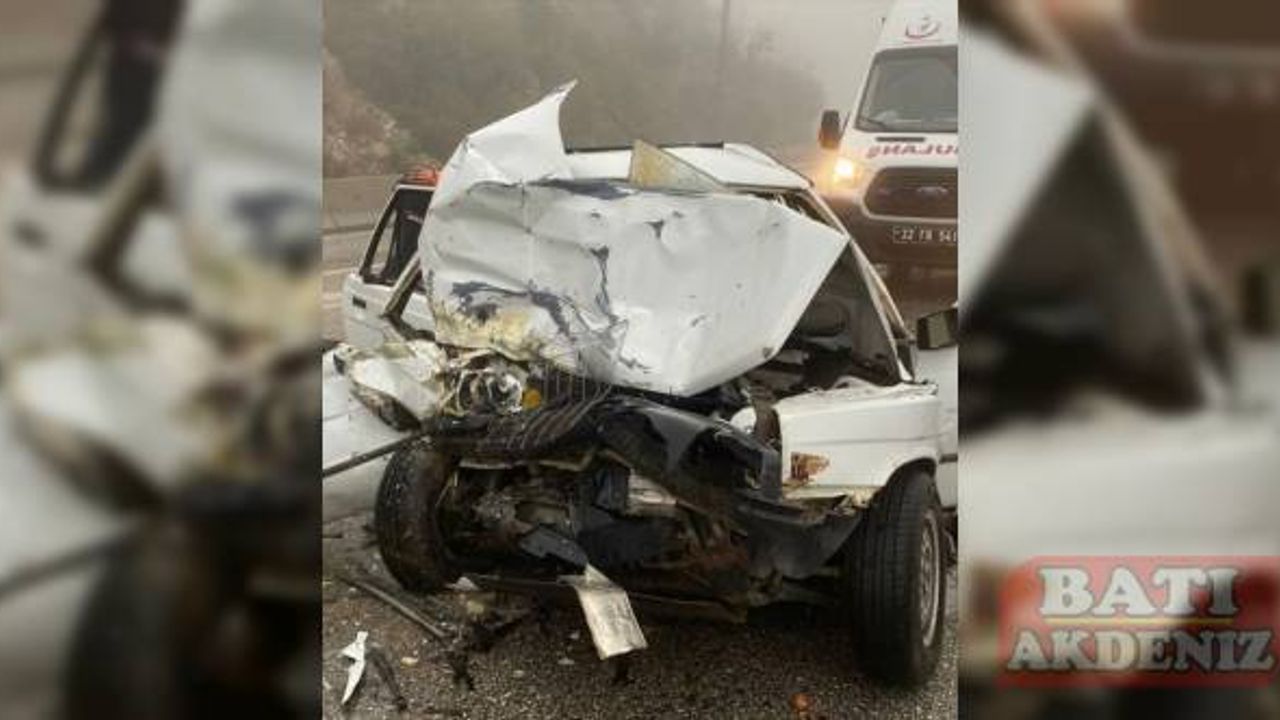 Burdur'da tırla çarpışan otomobildeki bir kişi öldü, bir kişi yaralandı