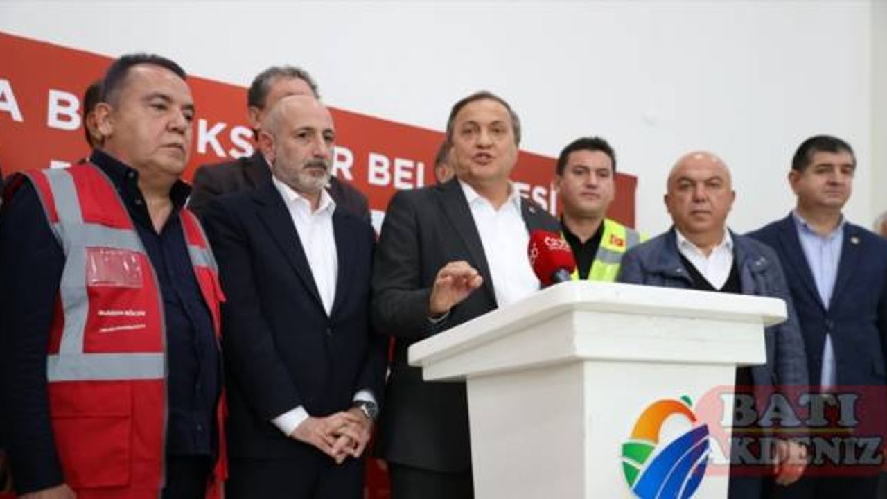 CHP heyeti, Antalya'da selin yaşandığı bölgede incelemede bulundu