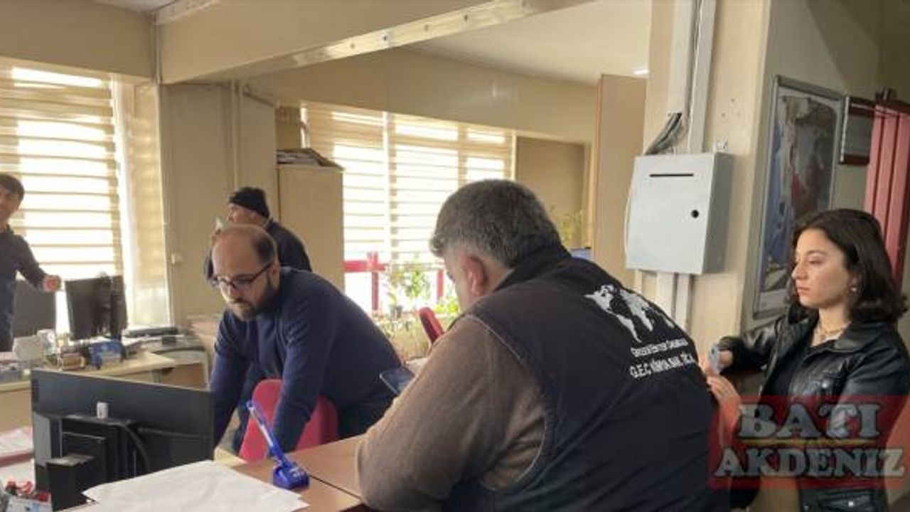 Gaziantep ve çevre illerinde EYT'li vatandaşlar SGK önlerinde yoğunluk oluşturdu