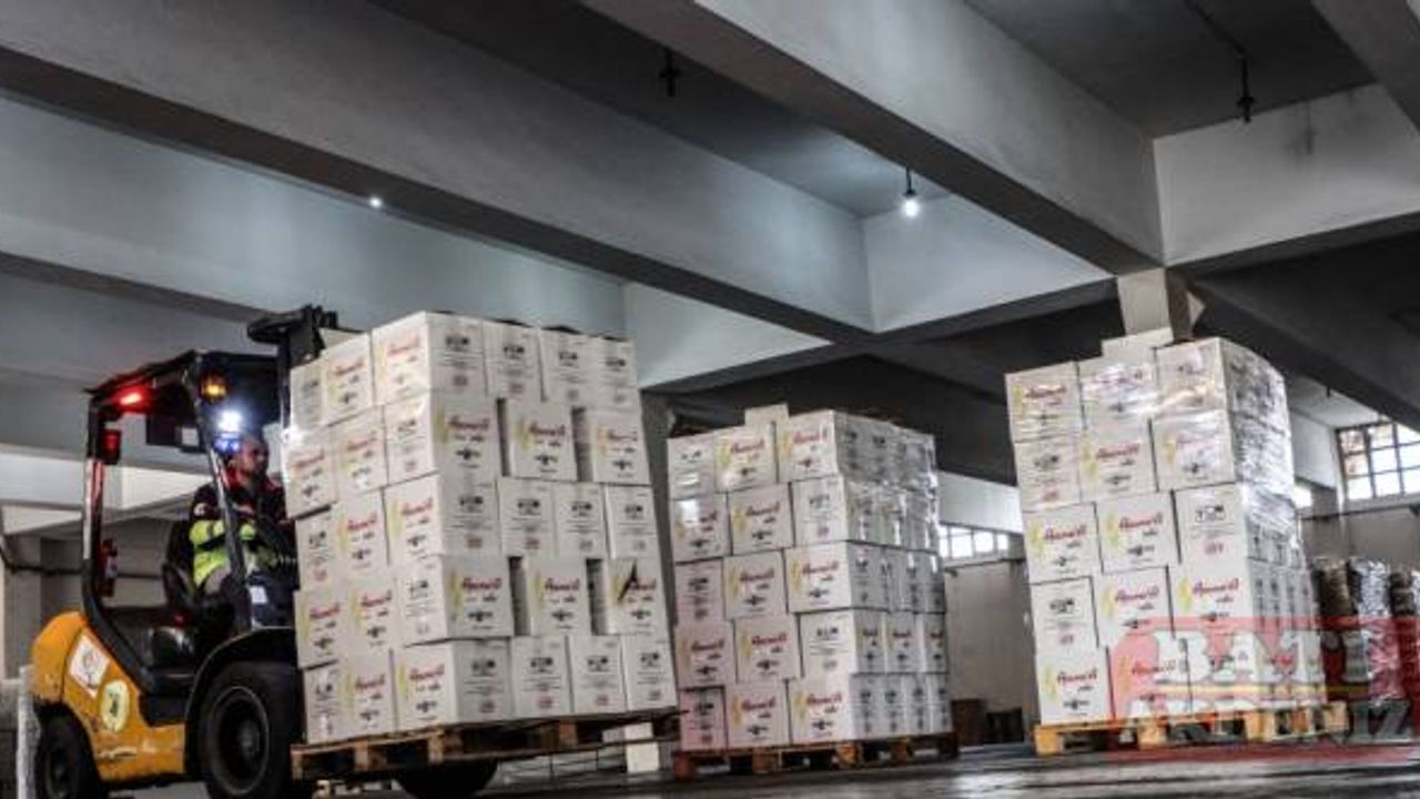 GÜNCELLEME - Mersin'de ele geçirilen 86 bin 245 şişe kaçak içki Adana'da imha edildi