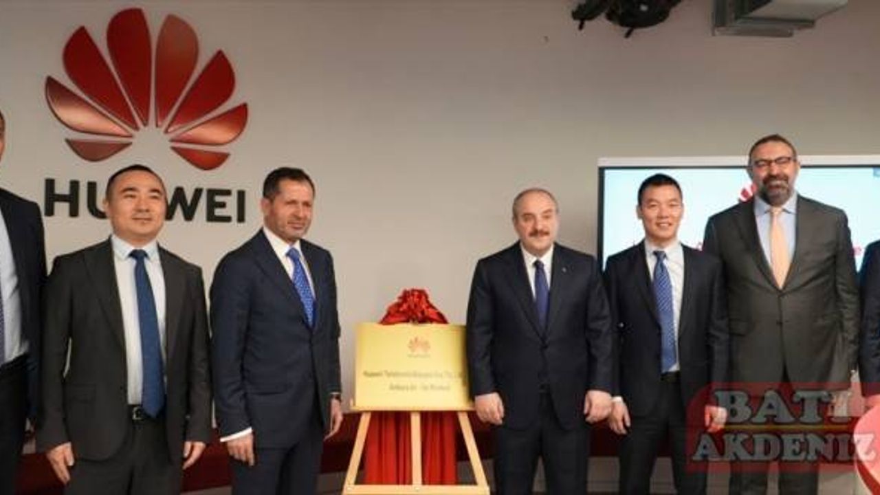 Huawei Türkiye'nin yeni AR-GE merkezi Bakan Varank'ın katılımıyla açıldı