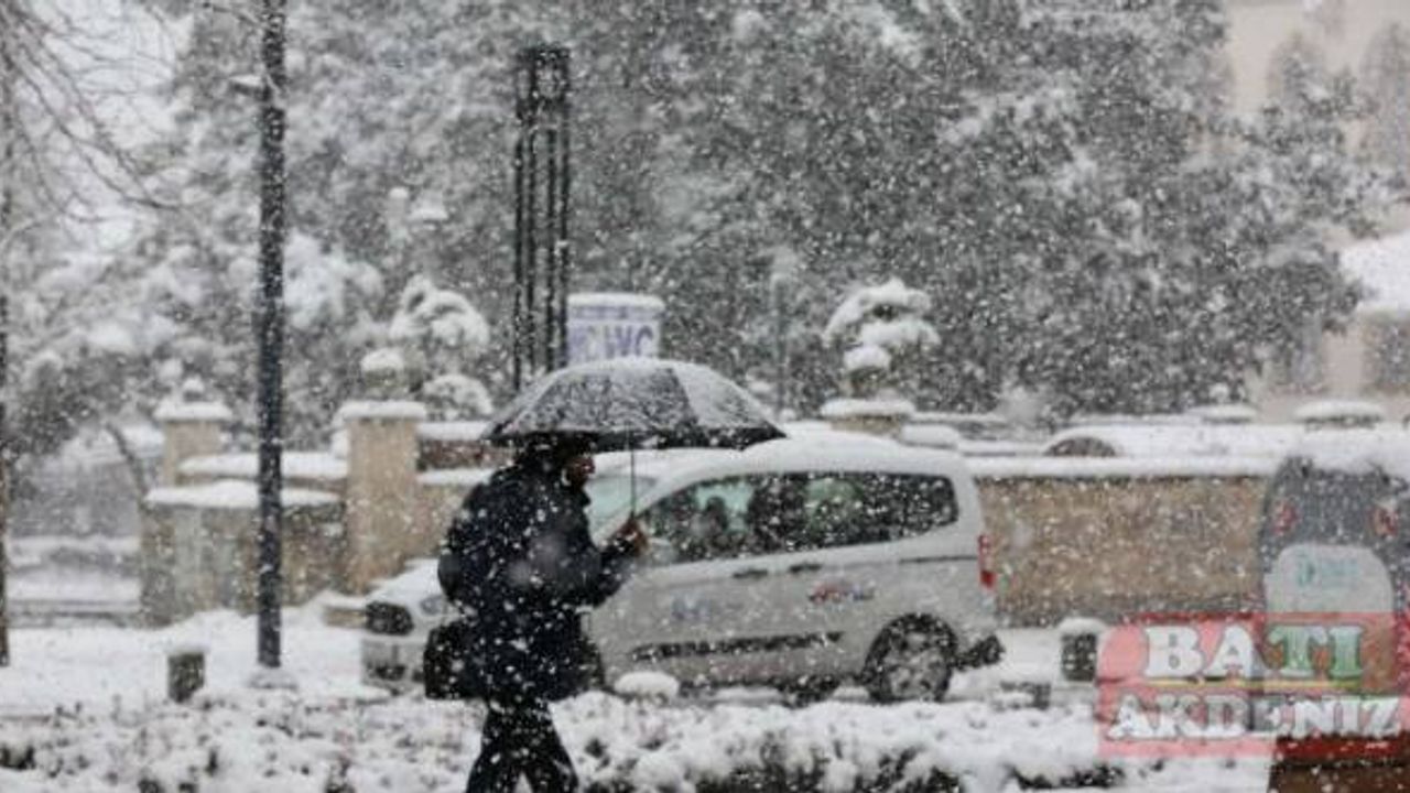 Kahramanmaraş Afşin ve Adana Tufanbeyli'de eğitime kar tatili