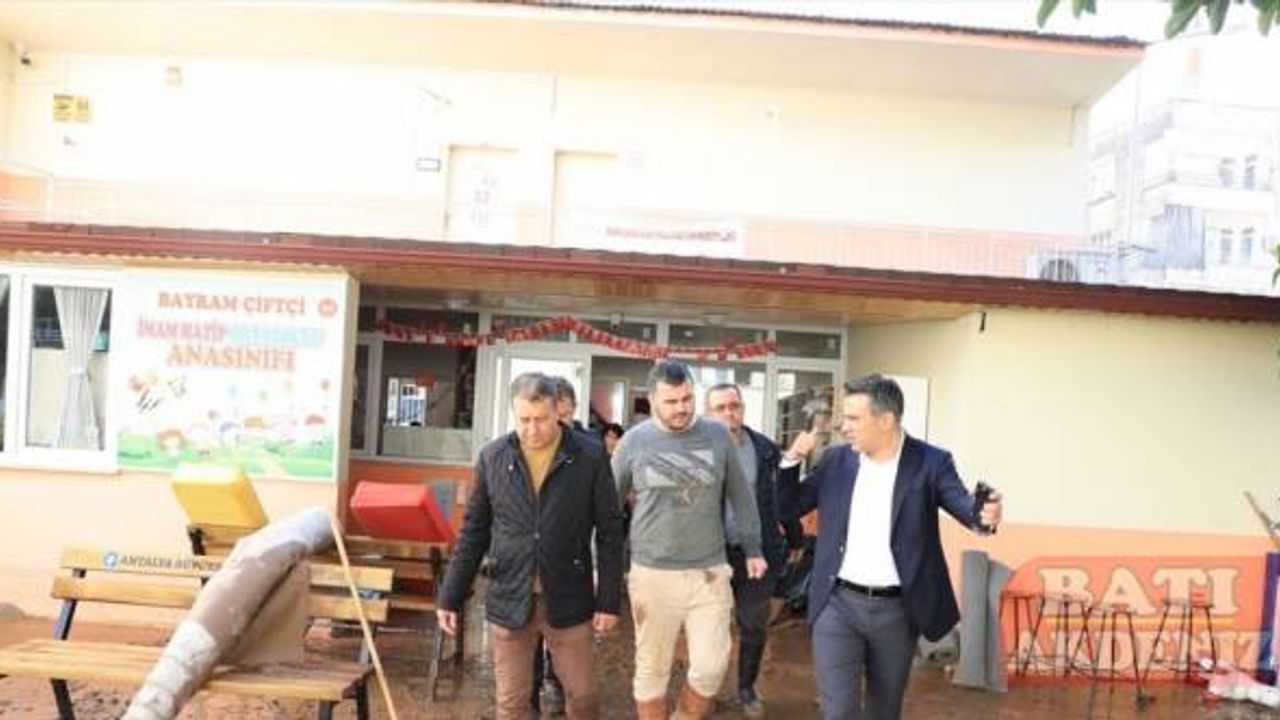 Kumluca ve Finike'de selden etkilenen okullarda hasar tespiti yapıldı