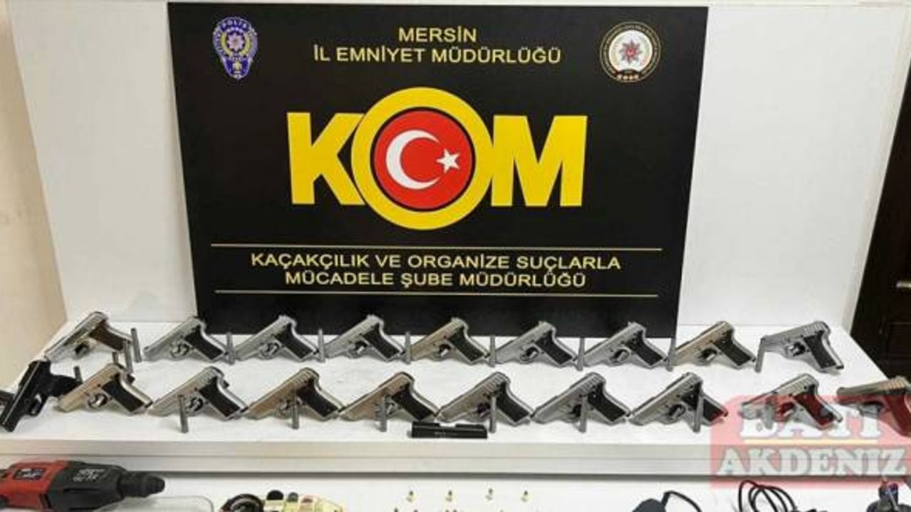Mersin'de silah ve mühimmat kaçakçılığı operasyonunda 17 zanlı yakalandı