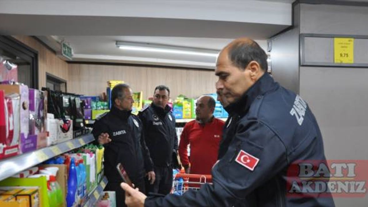 Mersin'de tarihi geçmiş 12 ürün bulunan zincir marketin şubesine para cezası