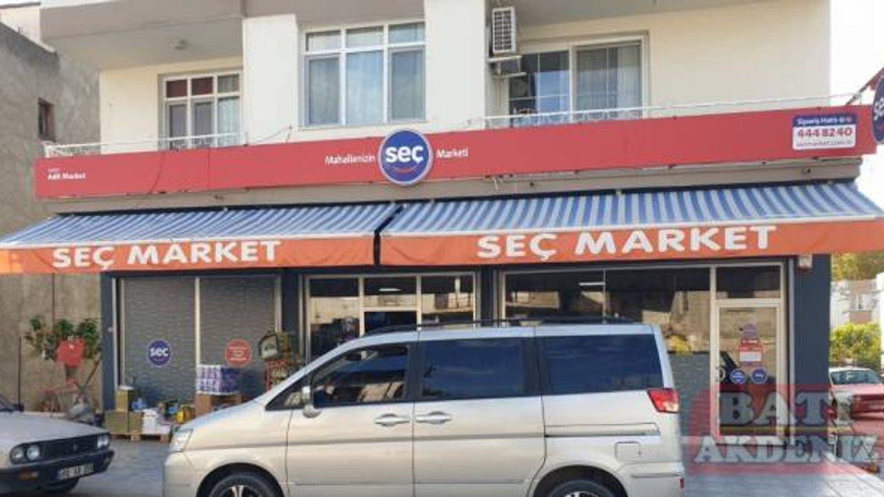 Osmaniye'de marketten silahlı soygun girişimi güvenlik kamerasında
