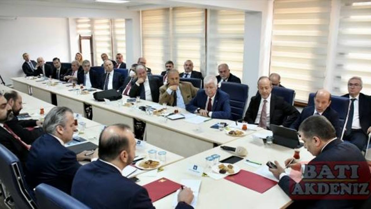 Sağlık Bakanı Koca ilaç sektörü temsilcileriyle buluştu: