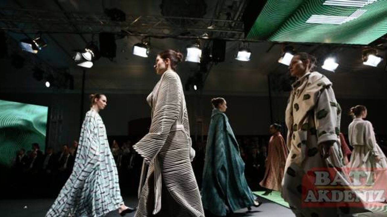 Ticaret Bakanı Mehmet Muş, ATHİB İhracat Şampiyonları ödül töreninde konuştu: