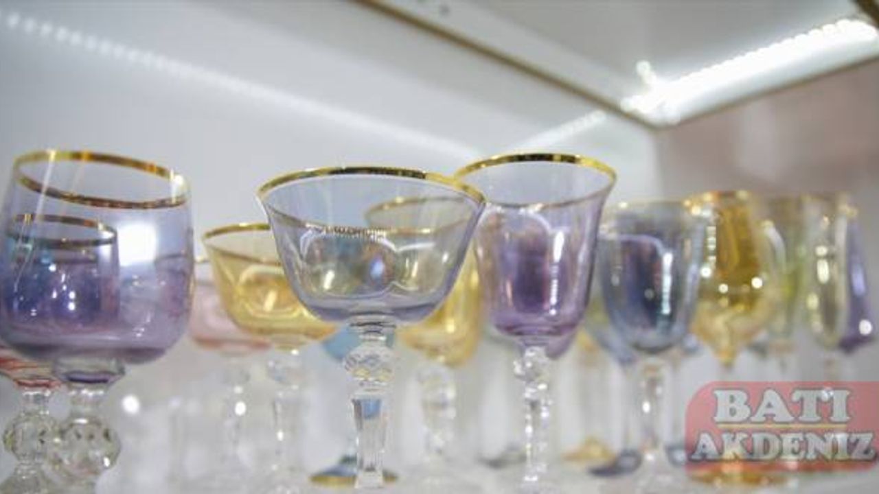 Züccaciye sektörü Antalya'da yabancı alıcılarla bir araya geldi