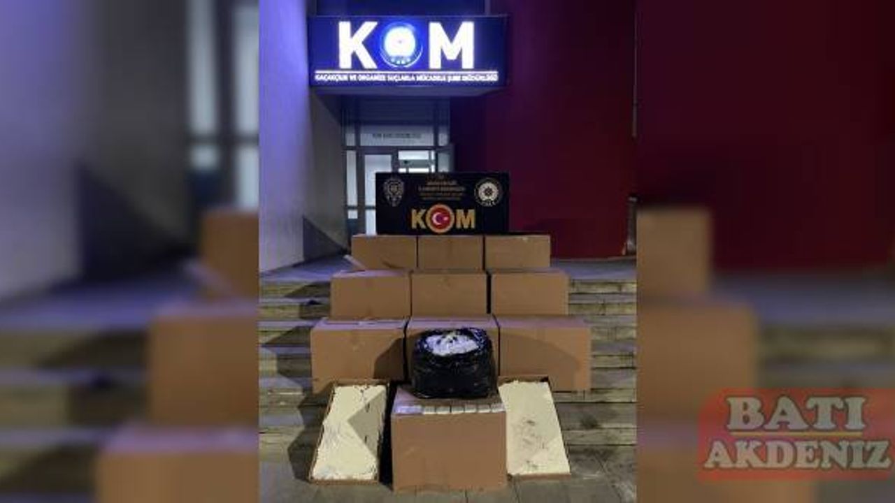 Adana'da 13 milyon 840 bin 500 makaron ele geçirildi