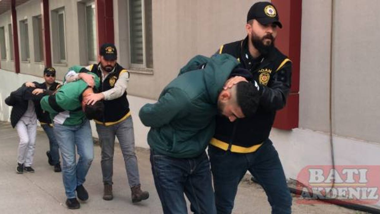 Adana'da 16 yaşındaki gencin bıçaklanarak öldürüldüğü kavgayla ilgili 7 zanlı tutuklandı
