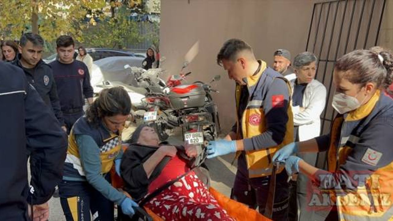 Alanya'da balkonda baygınlık geçiren Alman kadın, itfaiye ekiplerince kurtarıldı