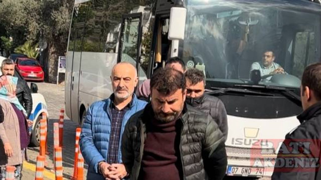 Antalya'da 2B usulsüzlüğü operasyonunda yakalanan 9 zanlı tutuklandı