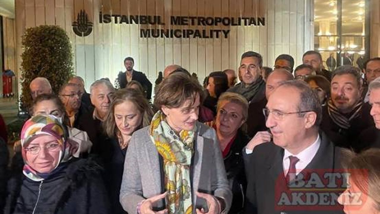 CHP'li üyeler İmamoğlu hakkında açılan davaya tepki gösterdiler