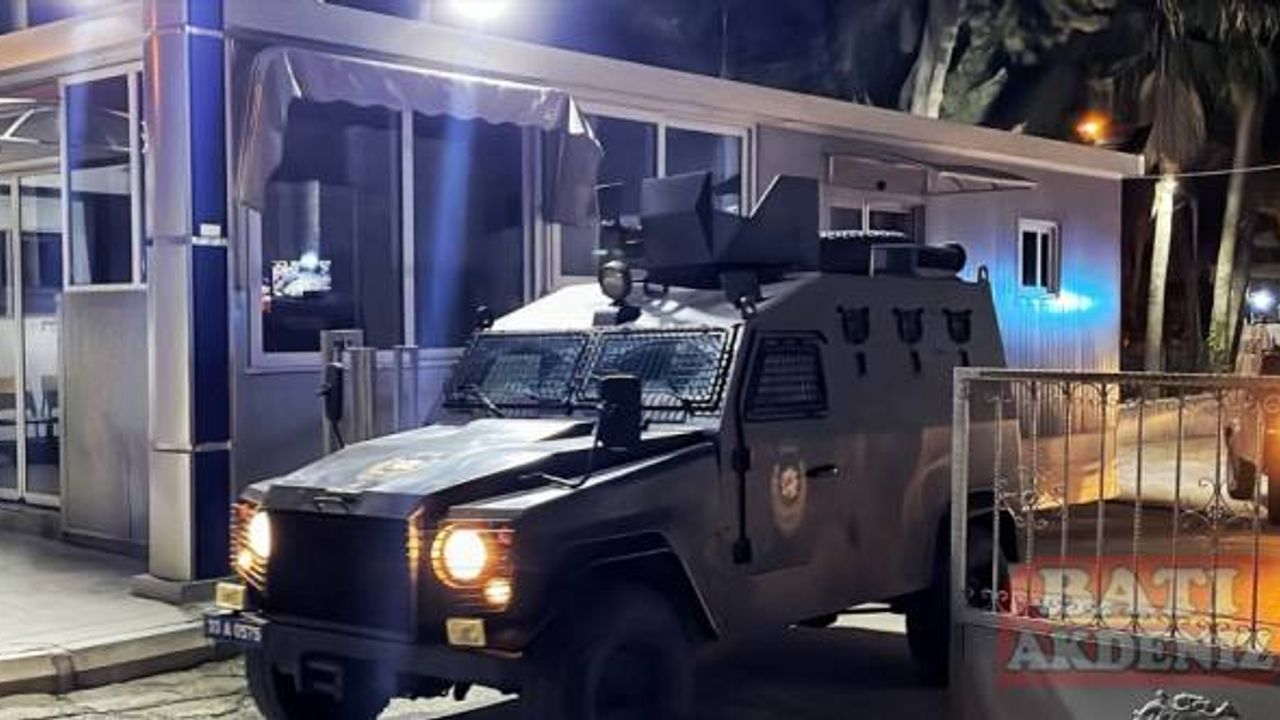 Mersin'de yağma ve silah kaçakçılığı operasyonunda 11 zanlı yakalandı