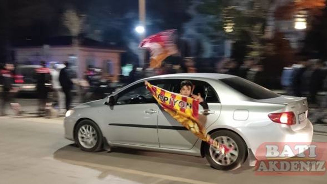 Kahramanmaraş'ta Galatasaray taraftarları derbi maçın ardından büyük sevinç yaşadı