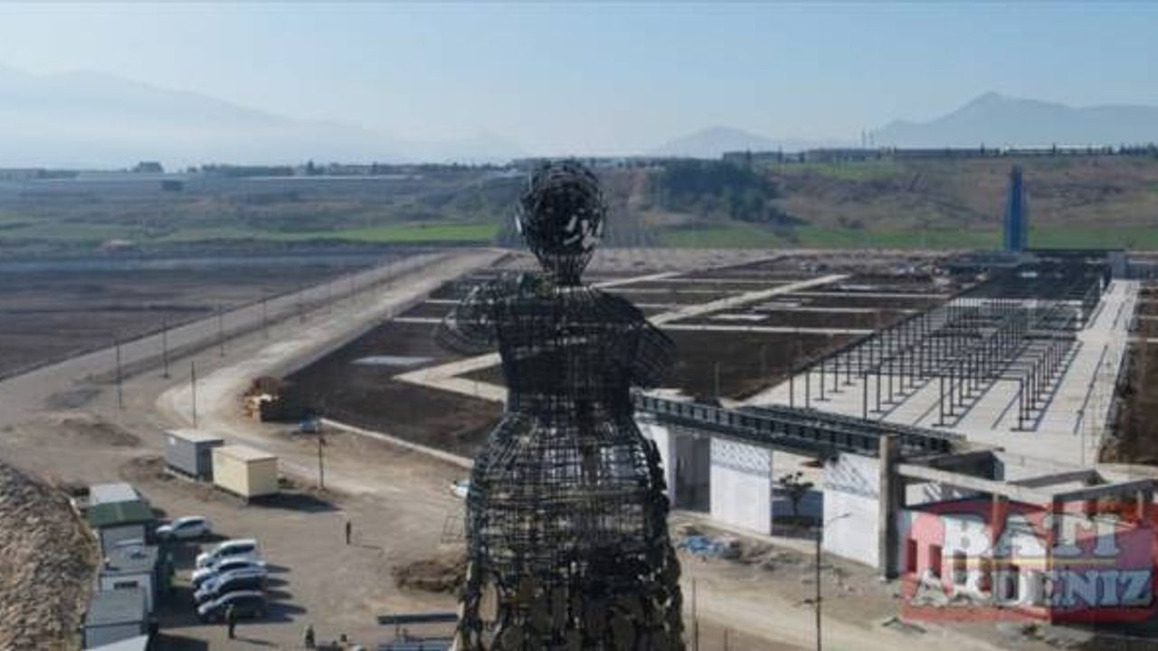 Kahramanmaraş'taki EXPO 2023 sergi alanına 25 metrelik heykel