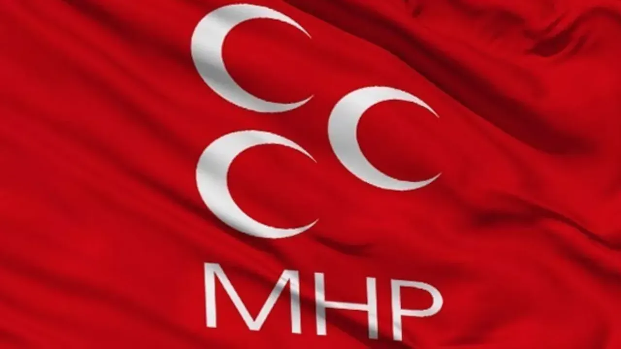 MHP'ye üye olan 1351 kişiye rozet takıldı