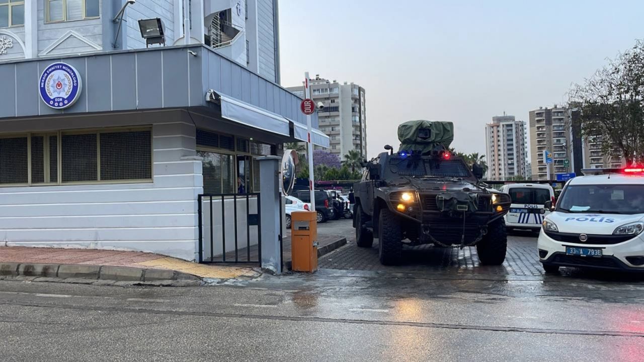 GÜNCELLEME - Mersin merkezli 5 ilde PKK/KCK operasyonunda 24 zanlı yakalandı