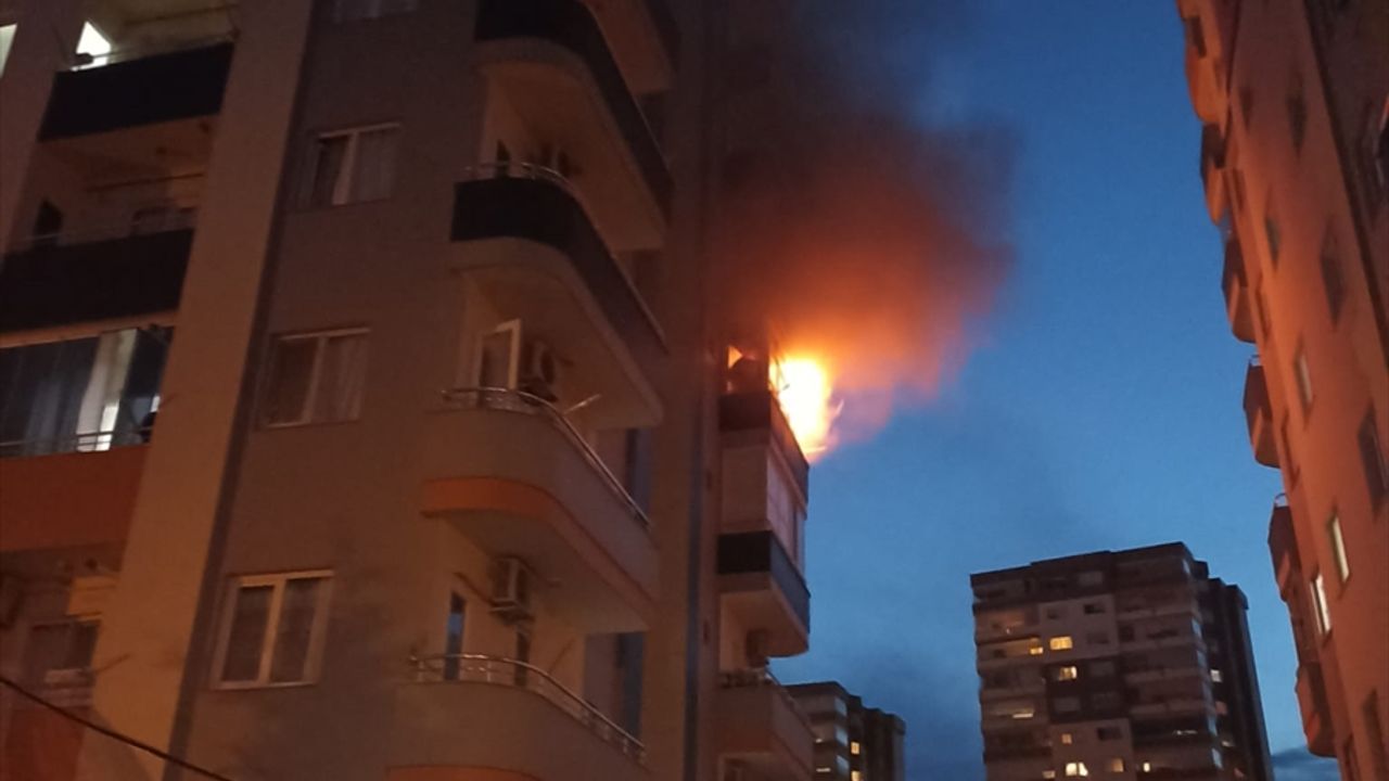 Mersin'de evde çıkan yangın hasara neden oldu