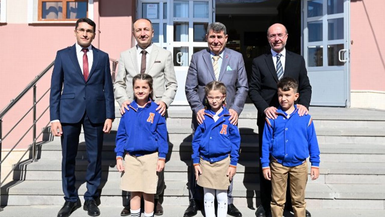 Konya Selçuklu'da Başkan Pekyatırmacı'dan okul ziyaretlerine devam
