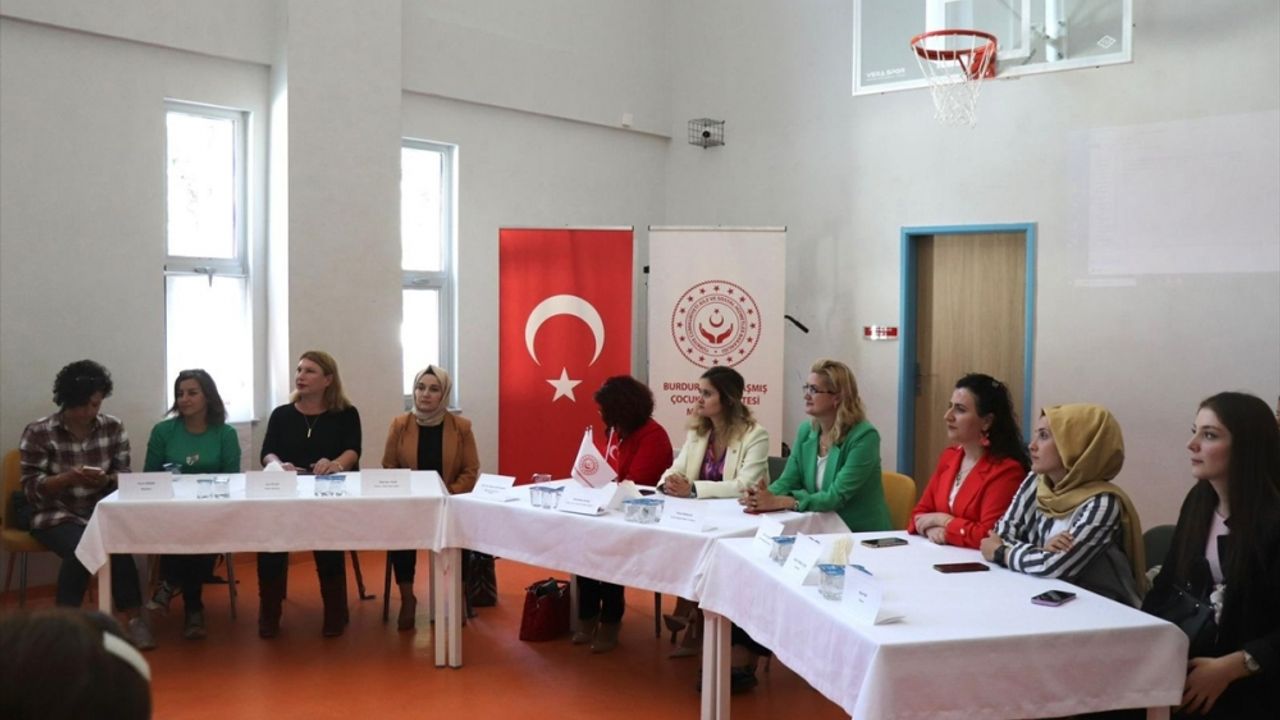 Burdur'da kız çocuklarına ilham veren buluşma düzenlendi