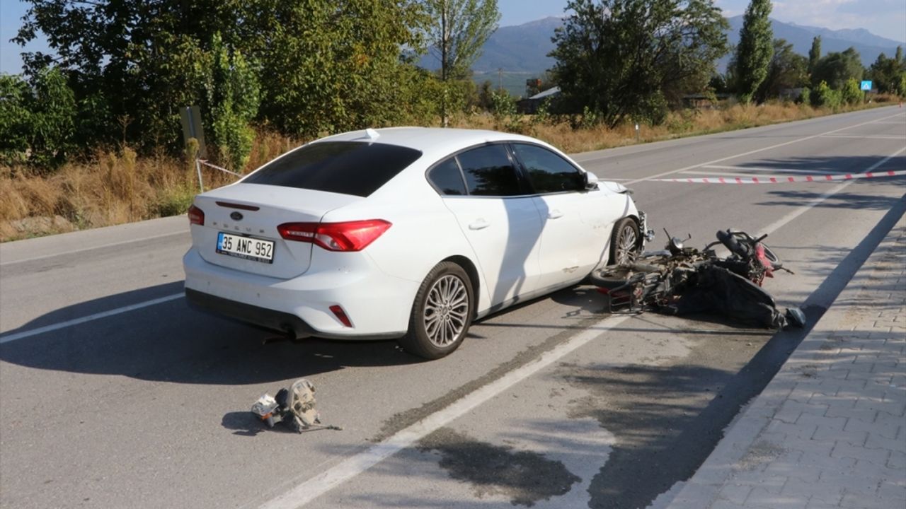 Burdur'da otomobilin çarptığı motosiklet sürücüsü hayatını kaybetti