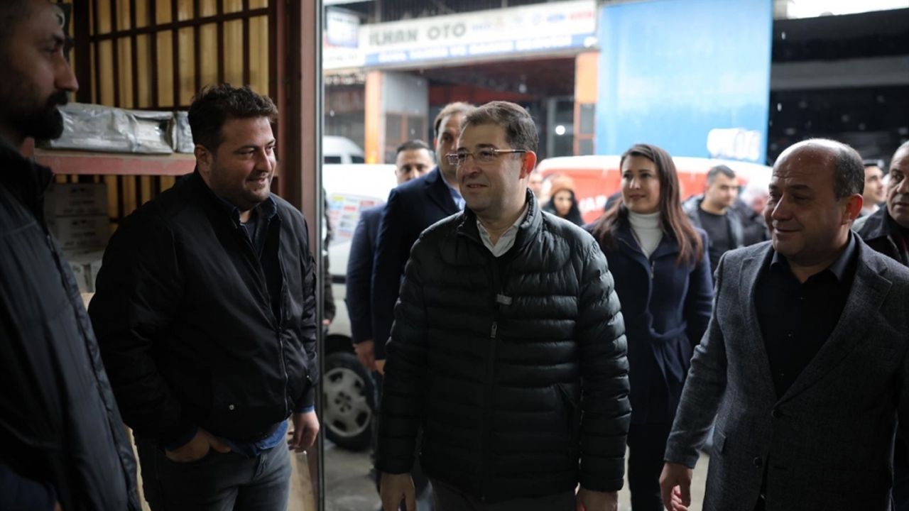 Cumhur İttifakı'nın Mersin Büyükşehir Belediye Başkan adayı Soydan, esnafla buluştu
