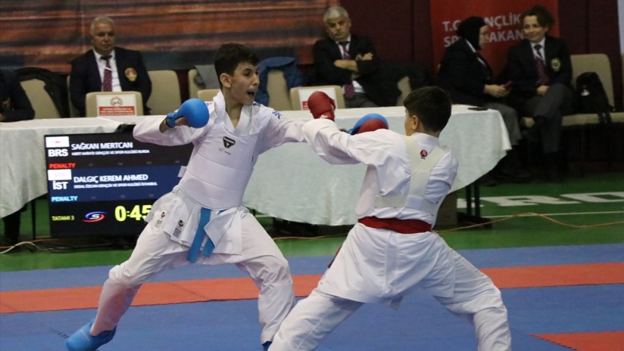 Adana'da düzenlenen Türkiye Yıldızlar Karate Şampiyonası tamamlandı