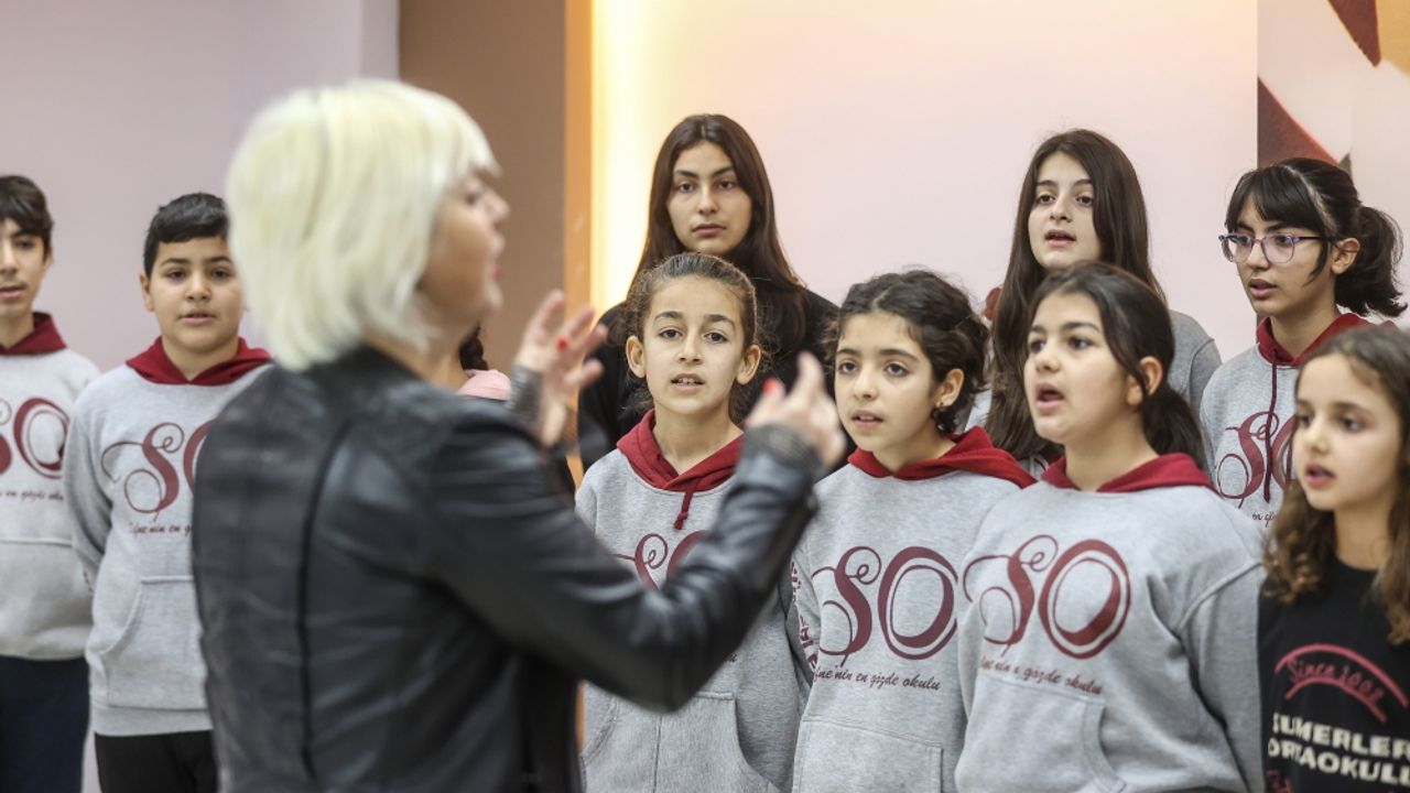 "Yağmur'un şarkısı" depremden etkilenen 11 ildeki okullarda zil sesi olsun istiyorlar