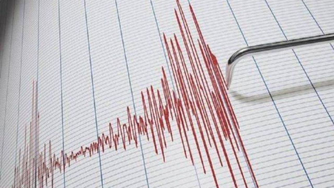 İzmir güne depremle uyandı