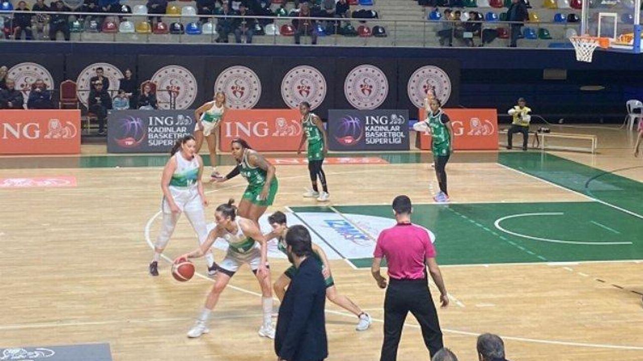 İzmit'in Perileri, Bursa Uludağ Basketbol'u 77-71 mağlup etti