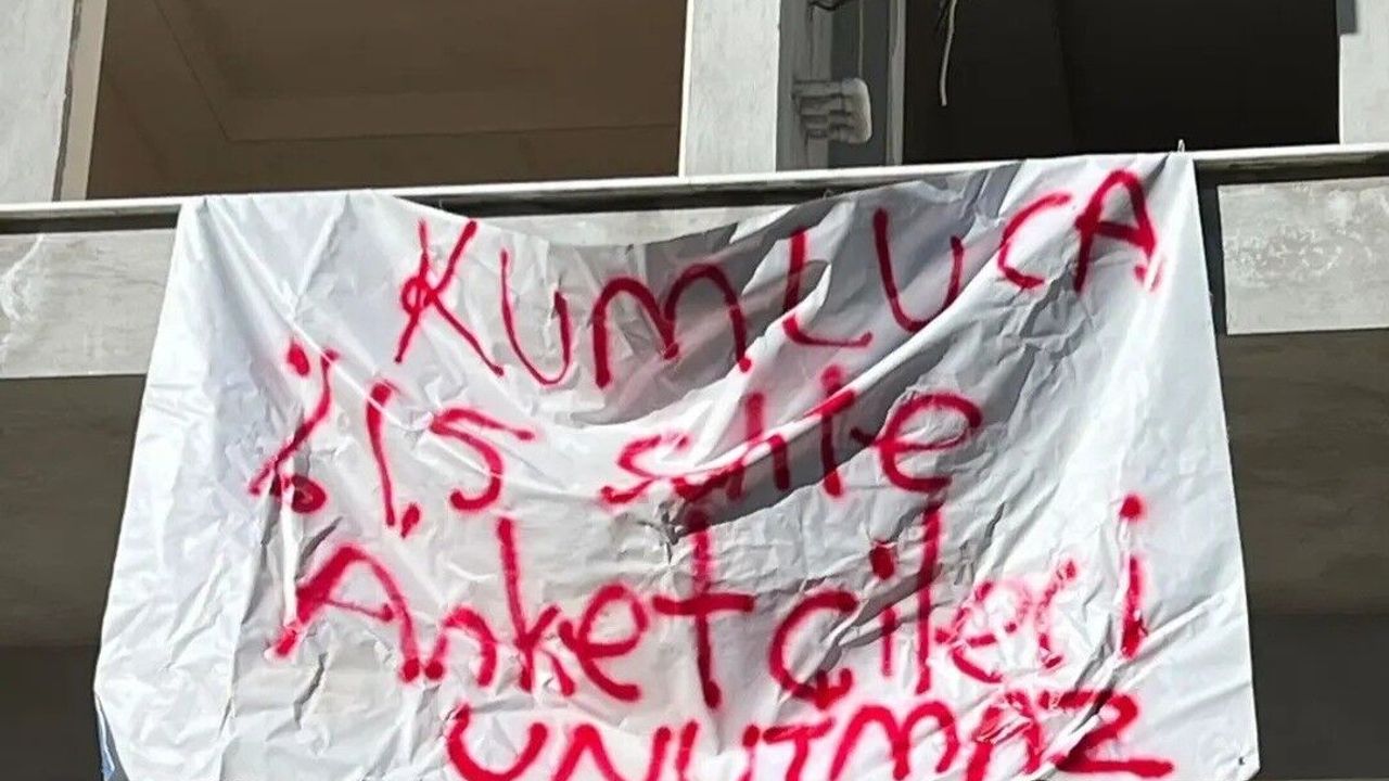 Kocacık'ın ilginç Pankartlı Protestosu