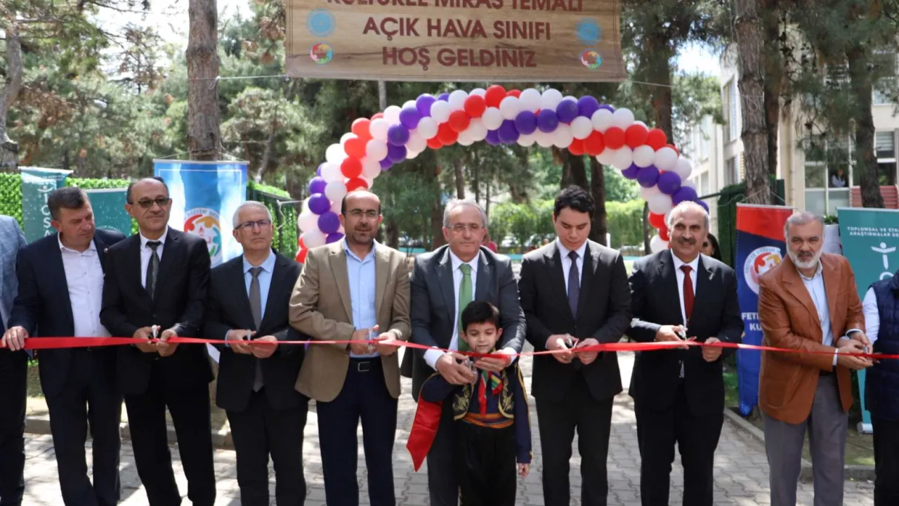 Bursa’da 'Kültürel Miras Temalı Açık Hava Sınıfı' açıldı