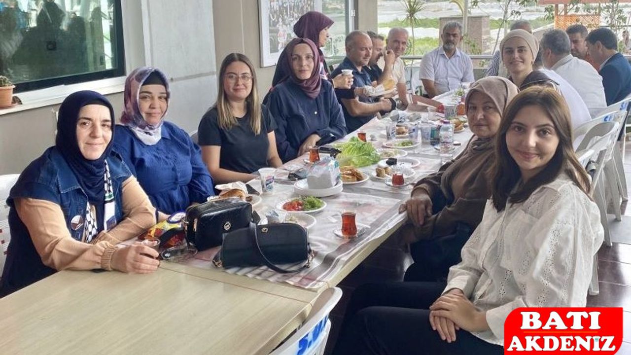 Kumluca’da Gazze İçin Kermes: Kadın Kollarından Destek