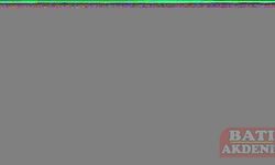 Adana'da göçük nedeniyle ulaşıma kapanan yolu açma çalışmaları sürüyor