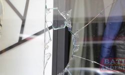 Alanya'da iş yerine molotofkokteyliyle saldırı güvenlik kamerasında