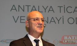 Antalya Ticaret ve Sanayi Odası Başkanlığı onaylanan Ali Bahar mazbatasını aldı