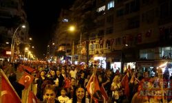 Antalya'da fener alayında 400 metrelik Türk bayrağı açıldı