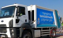Antalya'da şarkılardan uyarlanan sözlerle süslenen çöp kamyonları gülümsetiyor