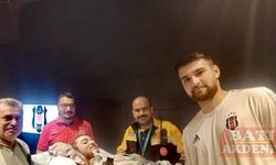 DMD hastası Cavir Haddur'un Beşiktaşlı futbolcuları görme hayali gerçeğe dönüştü