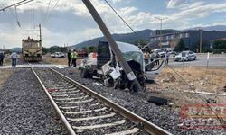 Kahramanmaraş'ta trenin çaptığı kamyonetin sürücüsü öldü