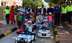 Kumluca'da anaokulu öğrencilerine uygulamalı trafik eğitimi verildi