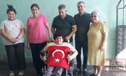 Mersin'de tekerlekli sandalyesi bozulan engelli öğrenciye hayırseverlerden destek
