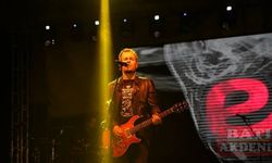 Şarkıcı Emre Aydın Kahramanmaraş'ta konser verdi