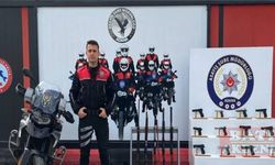 Adana'da polis denetimlerinde 100 ruhsatsız silah ele geçirildi