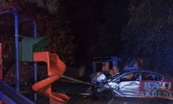 Alanya'da devrilerek çocuk parkına düşen otomobilin sürücüsü öldü