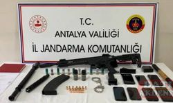 Antalya'da bir oteli sahte belgelerle almaya çalıştıkları iddiasıyla 6 şüpheli yakalandı