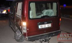 Antalya'da pikap ile hafif ticari aracın çarpıştığı kazada 5 kişi yaralandı